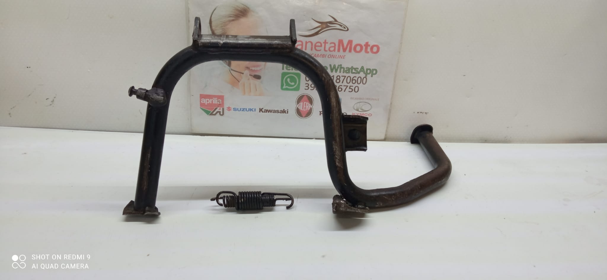 CAVALLETTO CENTRALE PER PIAGGIO BEVERLY 125 FINO AL 2009 - PIAGGIO BEVERLY  250 FINO AL 2009 - BEVERLY 300 FINO AL 2009 ORIGINALE PIAGGIO : :  Auto e Moto